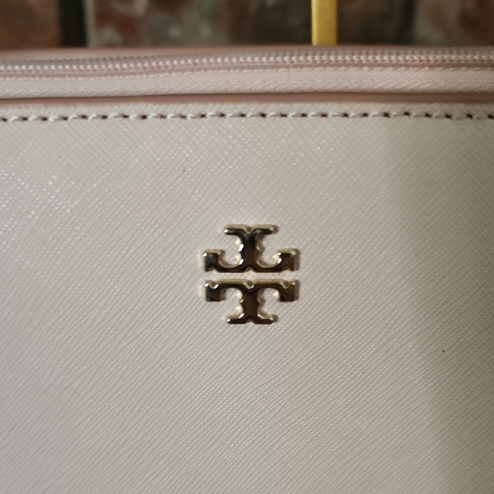Tory Burch Blush Saffiano Leather Tote Bag Dust Bag Included - Picture 3 of 15